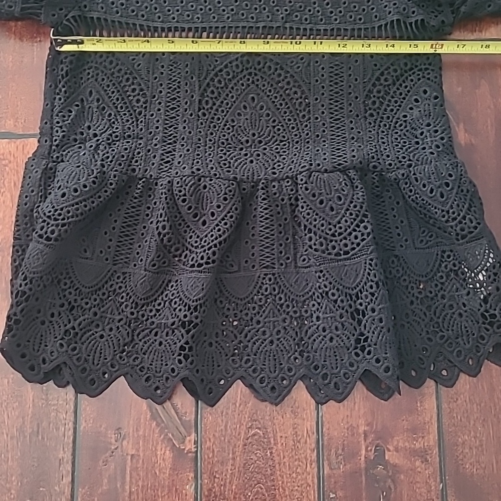Boohoo Black Crotchet Lace Longsleeve Bell Sleeve Peplum Top Size 6 - Picture 8 of 11